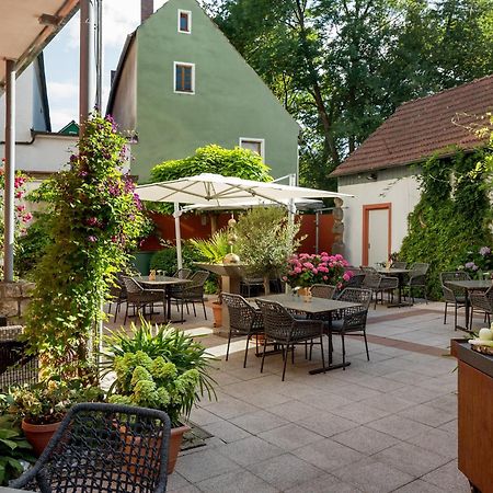 Wirtshaus & Hotel Goldener Greif Edelsfeld Eksteriør billede