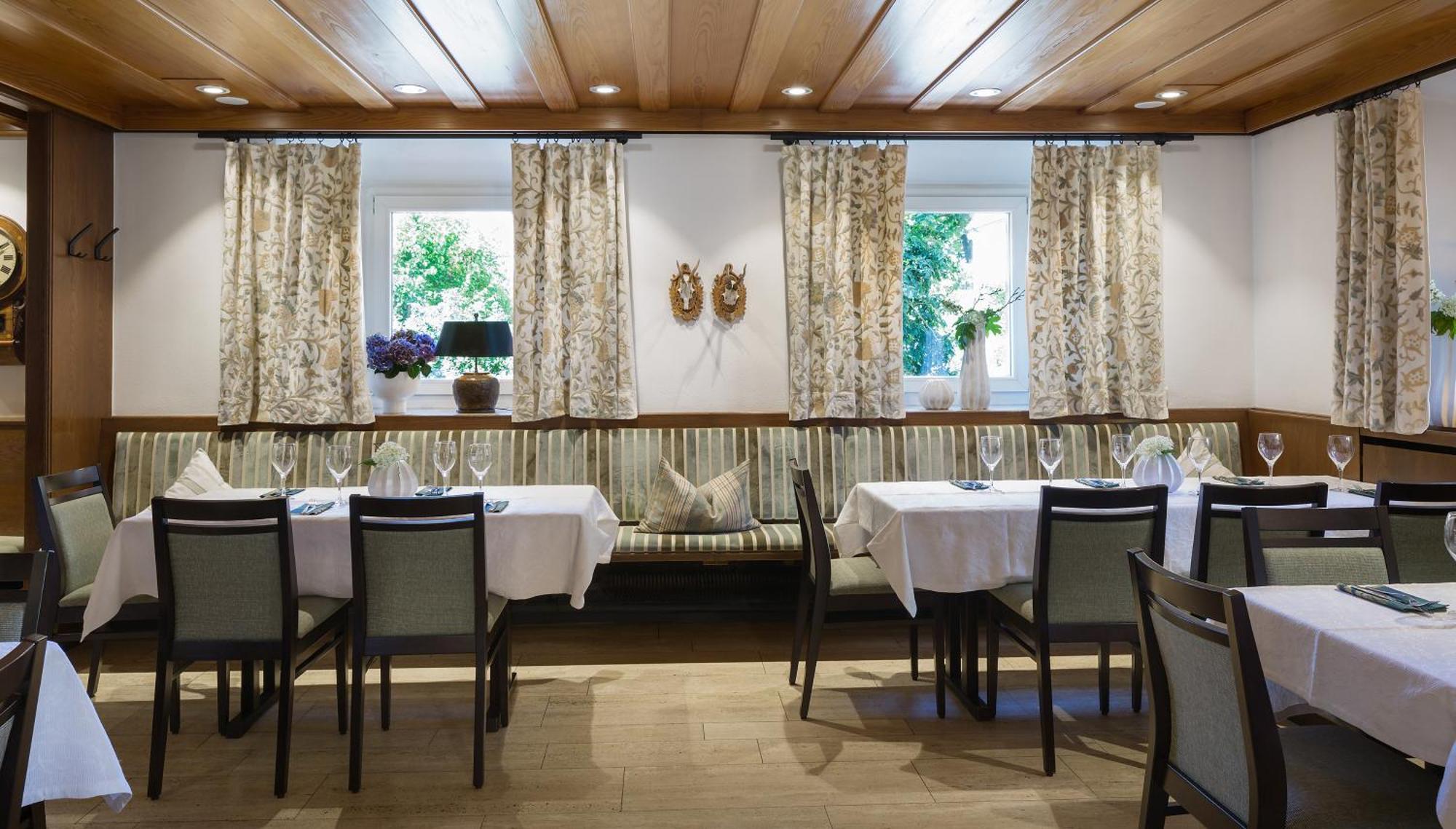 Wirtshaus & Hotel Goldener Greif Edelsfeld Eksteriør billede