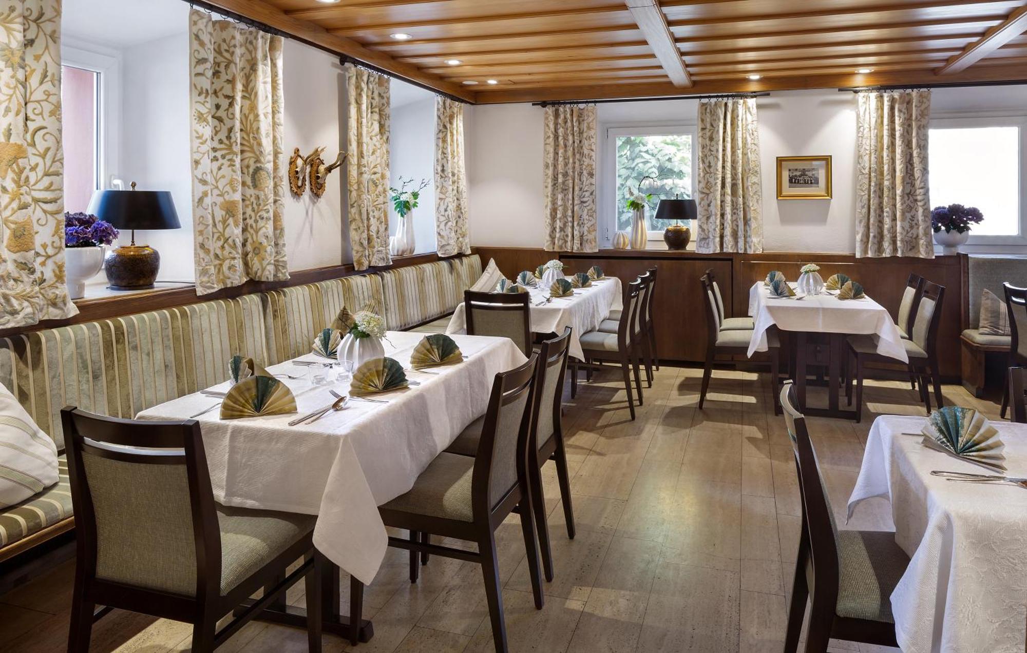 Wirtshaus & Hotel Goldener Greif Edelsfeld Eksteriør billede